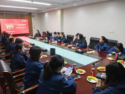 女神节快乐 | 愿你熠熠青春，绽放光线